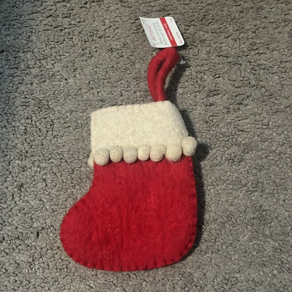Mini Letter “O” Stocking - Picture 2 of 2